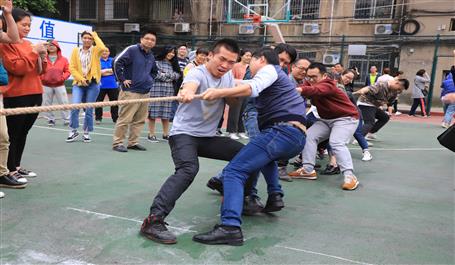 冶建青年有力量！公司團(tuán)委舉辦“五四”拔河比賽