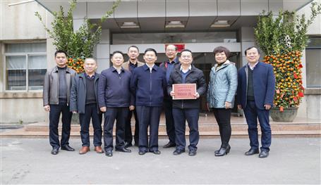 暖心！侯立林到公司送來春節(jié)慰問