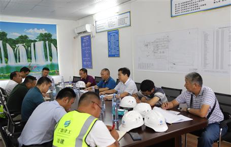 蒙勝益到廣西魚(yú)峰水泥項(xiàng)目調(diào)研指導(dǎo)工作