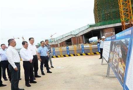 柳州市委書記吳煒、市長(zhǎng)張壯到第十二分公司項(xiàng)目調(diào)研指導(dǎo)