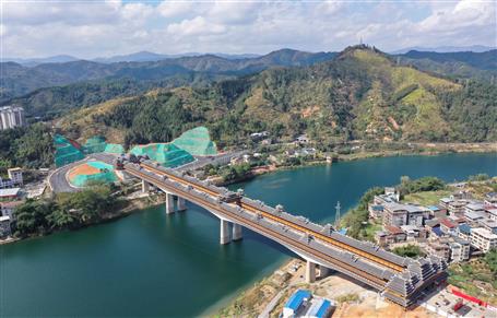 【奮戰(zhàn)四季度·決勝全年穩(wěn)】三江宜陽大橋通車！